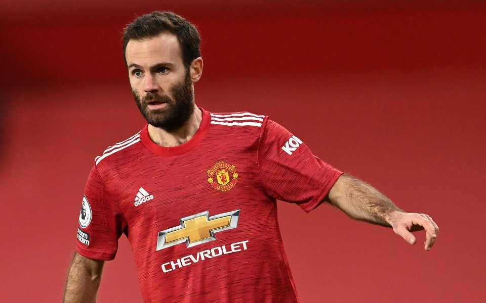 Халфът на Манчестър Юнайтед Хуан Мата може да продължи кариерата