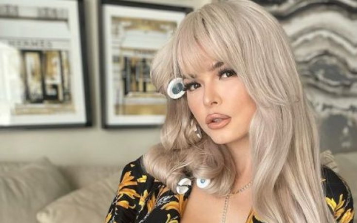 Надарената годеница на Мейуедър остана самотна