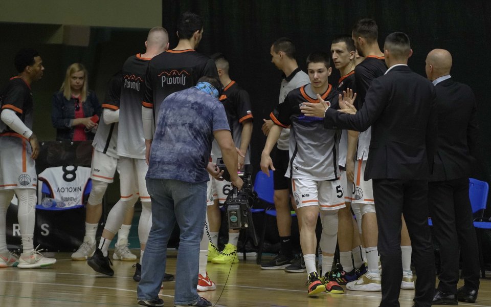 Академик Пловдив започна с победа в Балканската лига