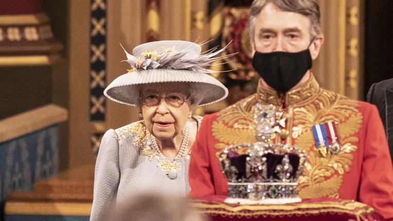  Кралица Елизабет на първия си обществен ангажимент след гибелта на принц Филип 