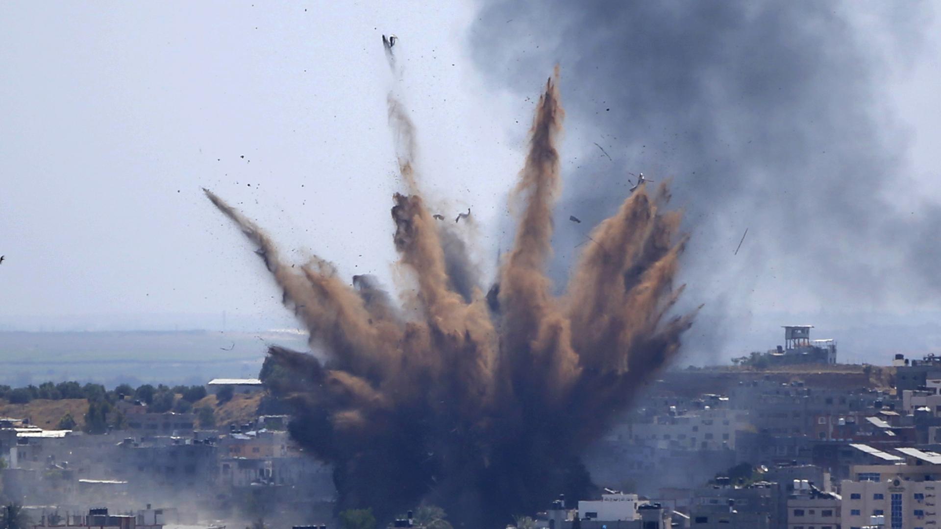 При израелски въздушни удари в Газа бяха убити най малко 200