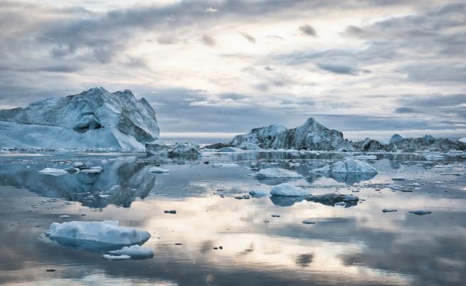 Mистериозен сияещ сняг в Арктика изуми учените