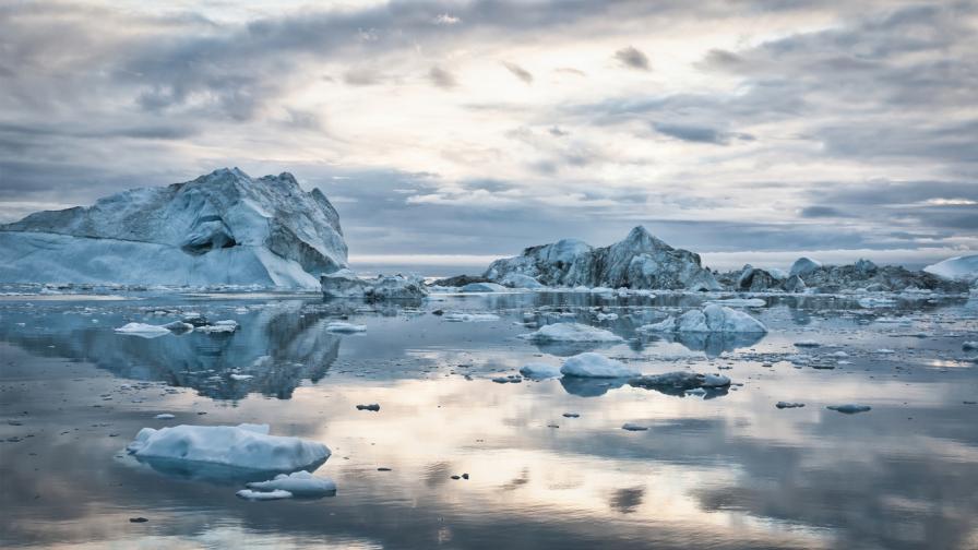 Mистериозен сияещ сняг в Арктика изуми учените