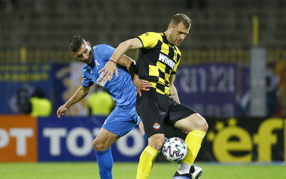 Левски и Ботев Пловдив се изправят един срещу друг в