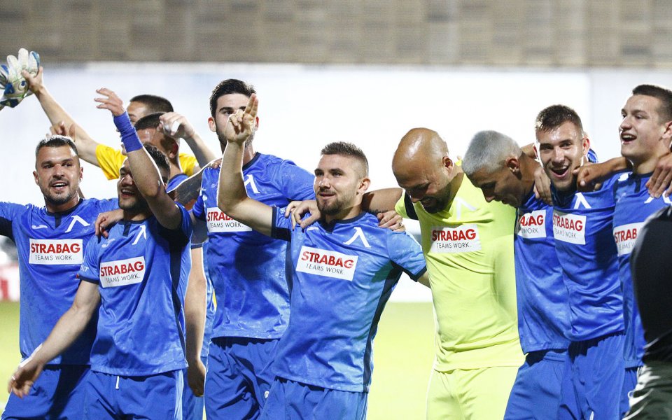 Днес Левски става на 107 години! В 11:00 часа ръководството,