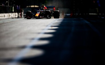 Болидите на Ред Бул доминираха във втората свободна тренировка преди