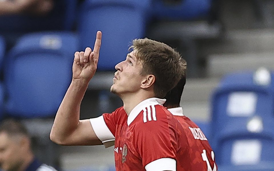 Нападателят на Русия Александър Соболев, който донесе победата с 1:0