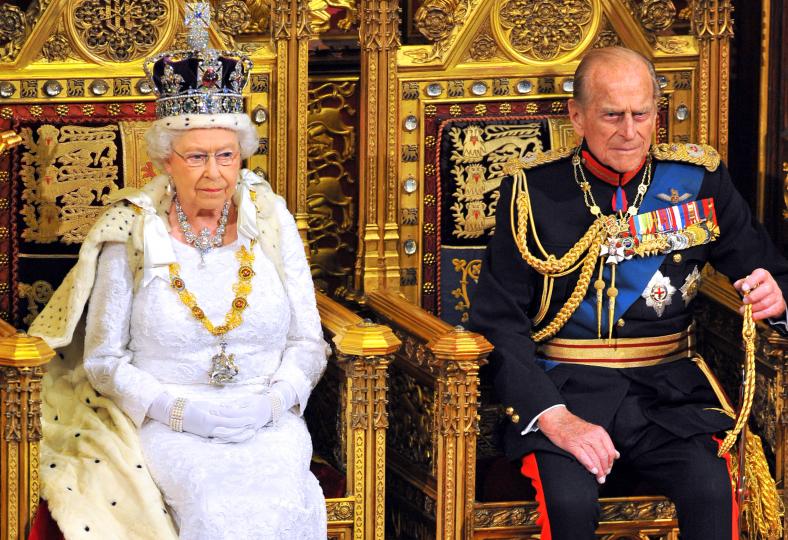 <p>Освен съпрузи, Кралица Елизабет II и покойният принц Филип са и трети братовчеди.</p>
