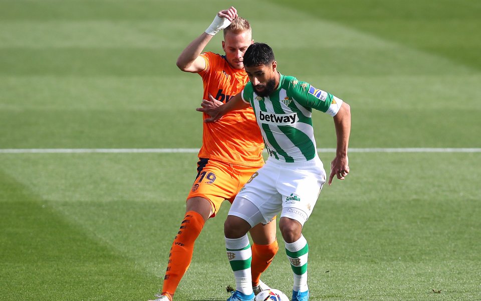 Арсенал води преговори за привличането на халфа на Бетис Набил