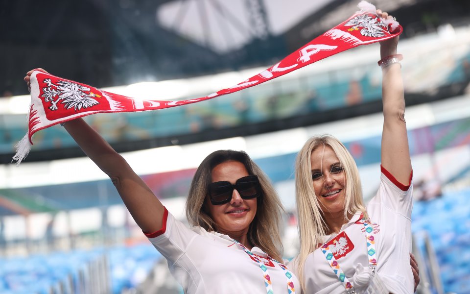 Полша и Словакия започват участието си на 16-ия еврошампионат. "Дружина