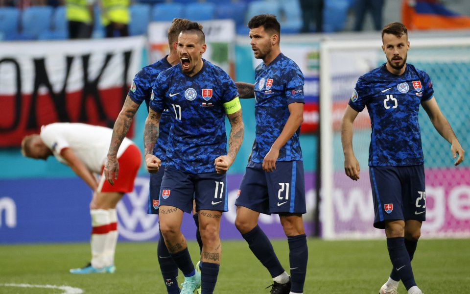 Швеция и Словакия продължават битката в Група Е на UEFA