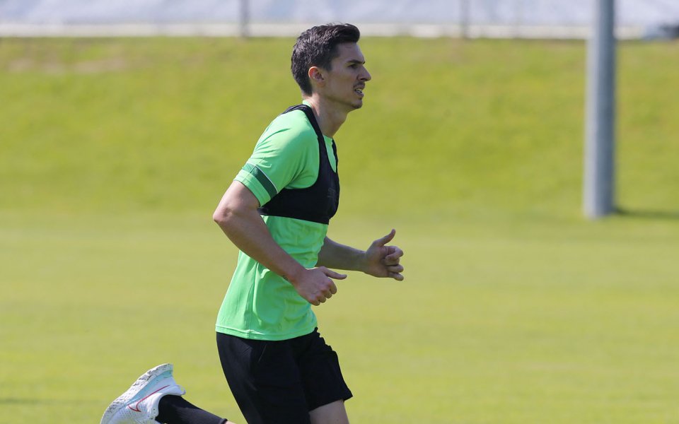 Бившият национал на Румъния Йосиф Ротариу, който е баща на