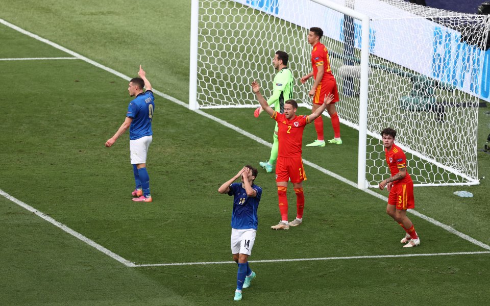 Отборите на Италия и Уелс играят при резултат