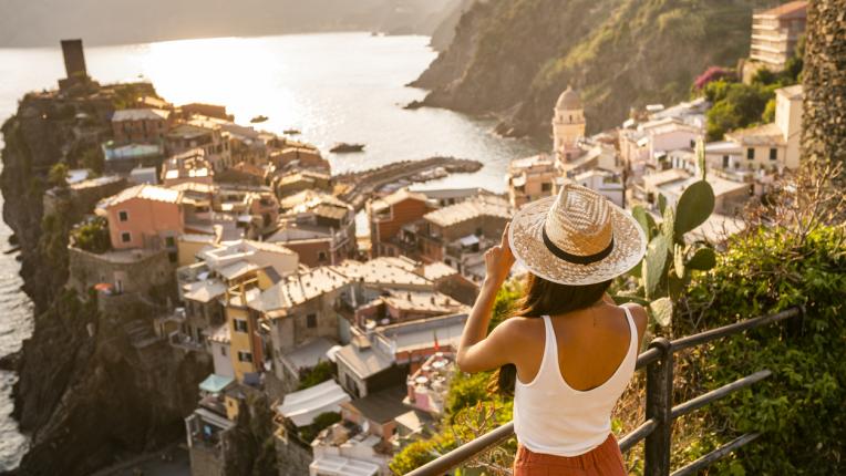  Изберете си картинка и разберете какво ви чака през август 