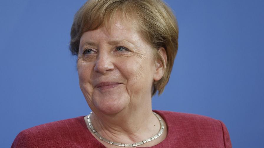 <p>Обраха Ангела Меркел&nbsp;в хранителен магазин</p>