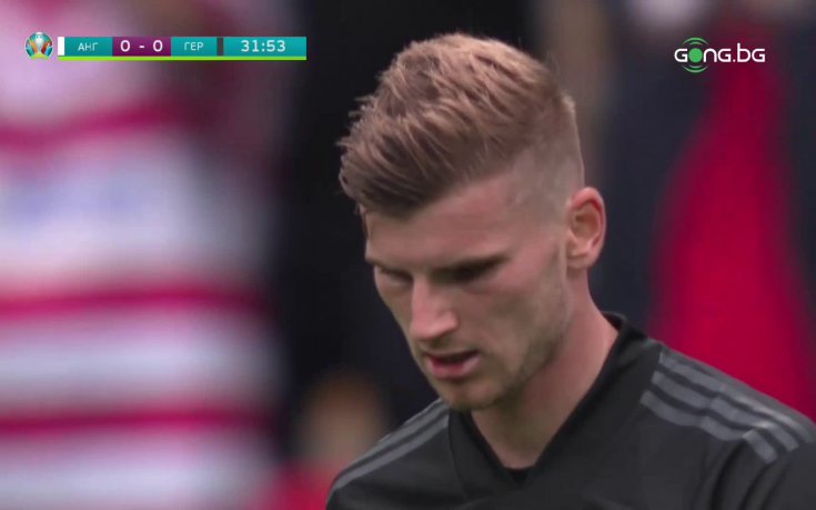 Вернер с пропуск пред вратата на Англия