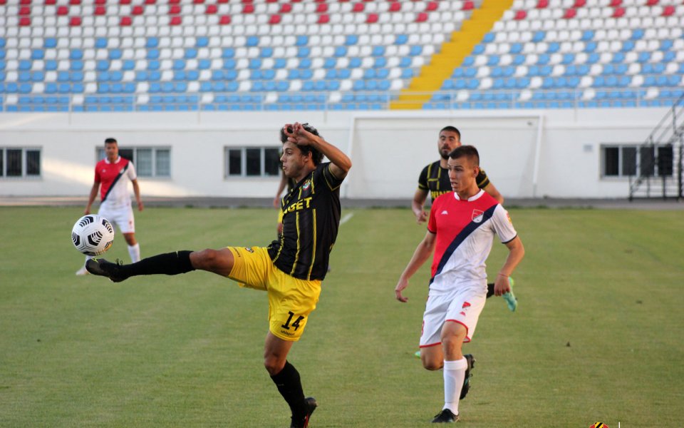 Отборът на Ботев (Пловдив) записа второ равенство на лагера в