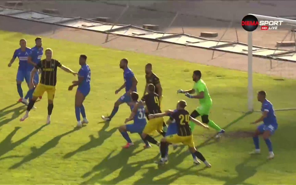 Три минути преди края на мача пловдивчани все пак успяха