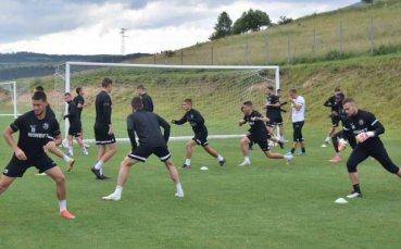 Локомотив Пловдив се изправя днес срещу Славия в поредната си контрола от