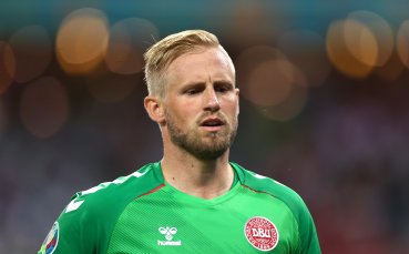 Датският вратар Каспер Шмайхел ще продължи кариерата си в белгийския