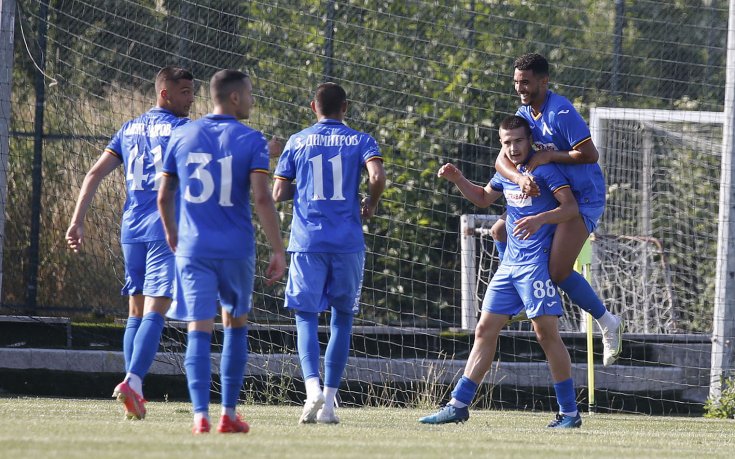 Левски урежда договорите на играчите, за да стартира в първенството