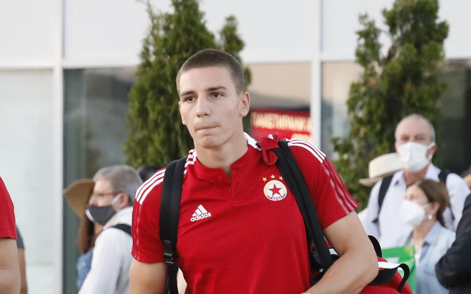 Още един кандидат се появи за защитника на ЦСКА Валентин