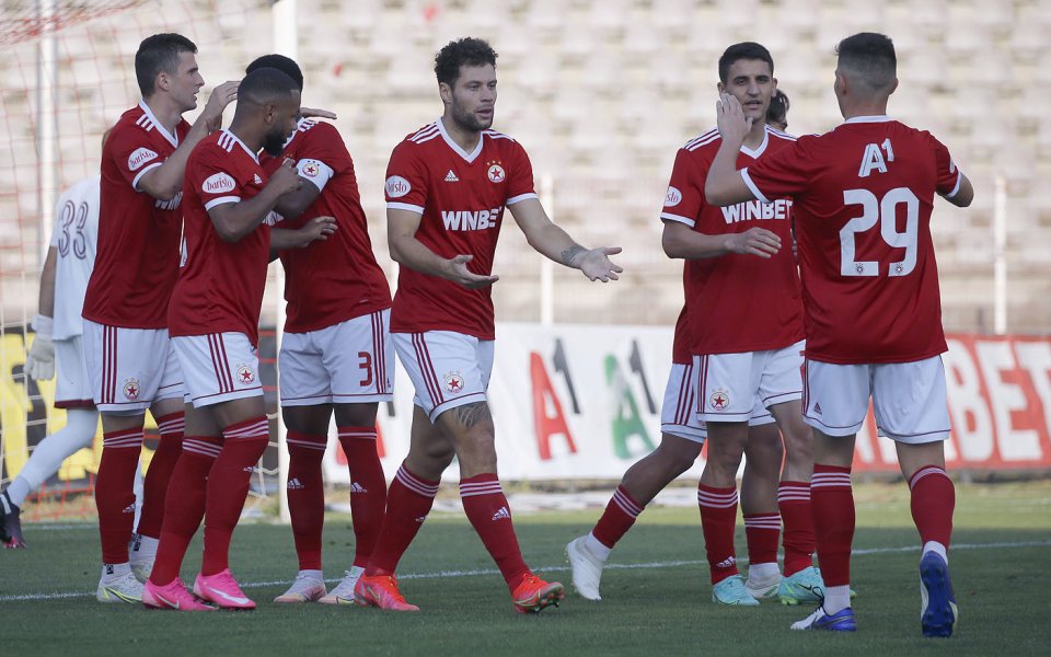 След като вече се раздели с един от основните си