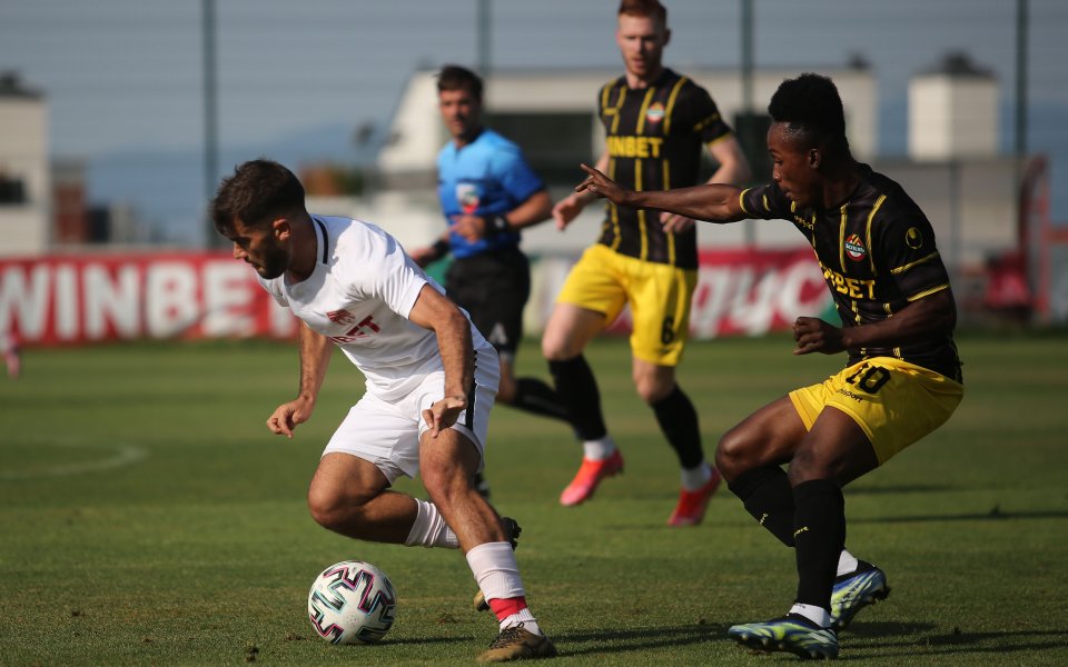 Царско село посреща Ботев Пловдив в първи мач от 6-ия