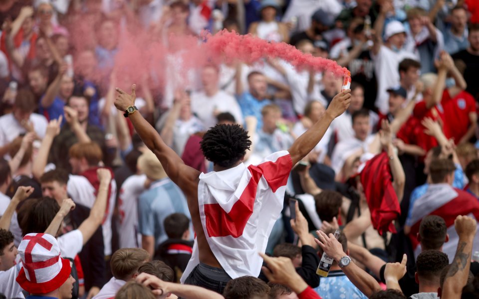 Мъж е нокаутиран при брутално нападение в заведение след като