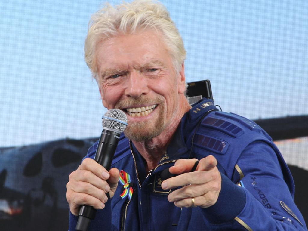 Милиардерът Ричард Брансън основателят на Virgin свърши чудесна работа поддържайки