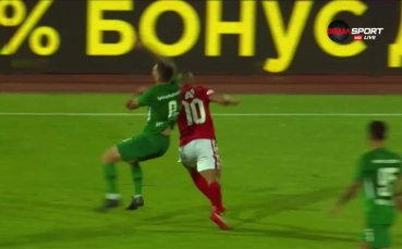 В края на двубоя влезлия като смяна Йомов получи втори