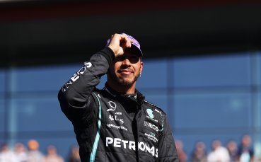 Макс Ферстапен спечели краткото спринтово състезание преди Гран При на