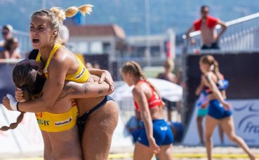 Женският отбор на Норвегия по плажен хандбал е глобен заради