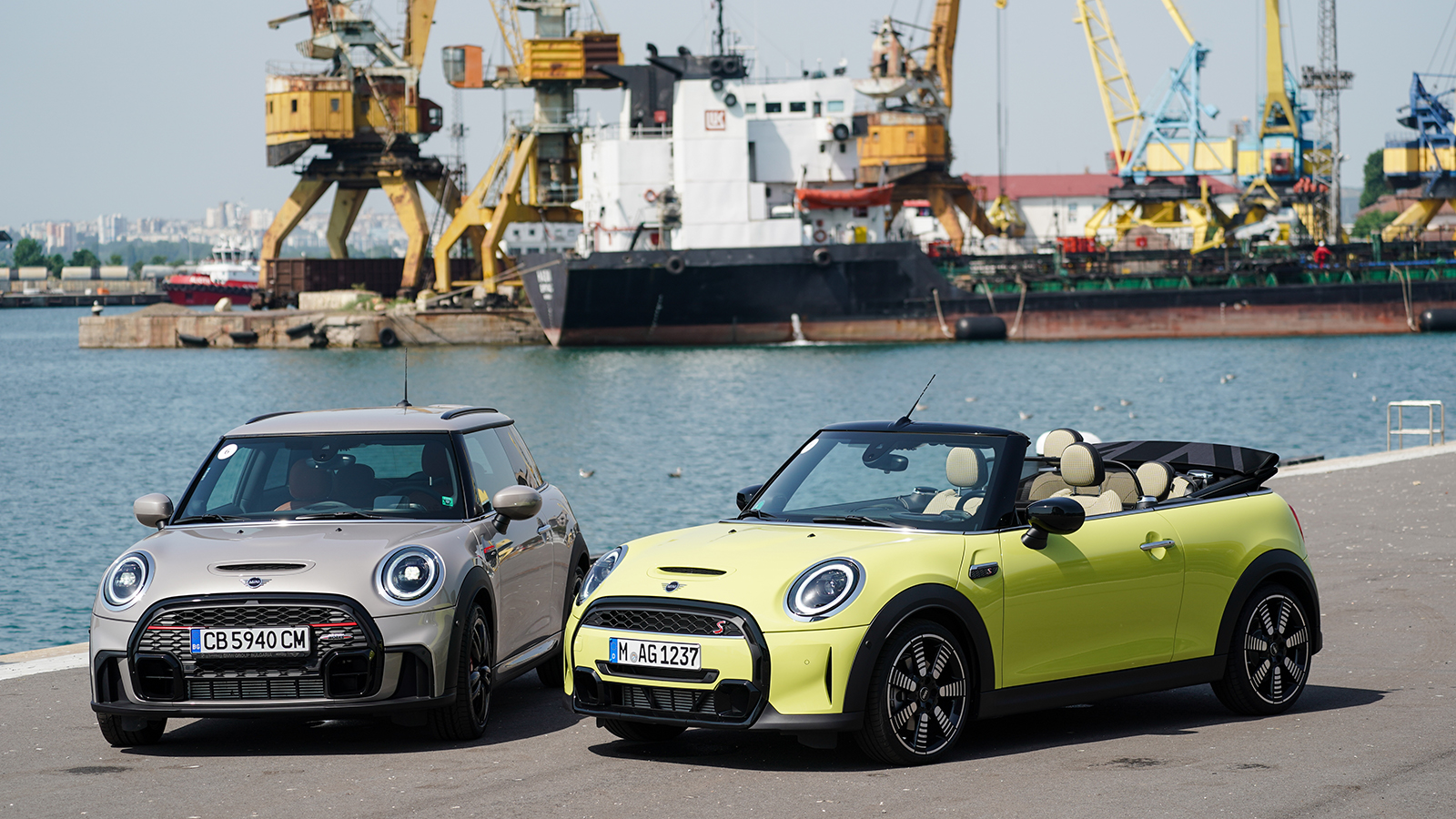 MINI Cooper JCW отвръща с голяма любов (тест-драйв)