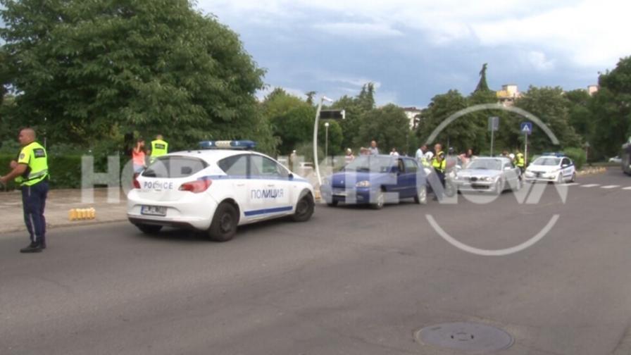 Шофьор блъсна две деца на пешеходна пътека в Бургас