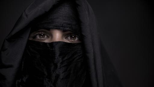  12-годишни полови робини: трагедия </div>

</article>
<style>
.youtube{
  width:100%;height:500px;
}
@media only screen and (max-width: 600px) {
.youtube {
    height:250px;
  }
}
</style>
<div style=