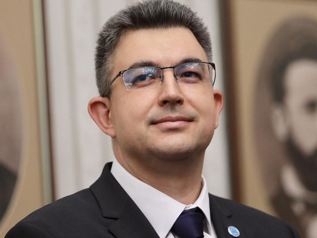 МОН представи подробности за дисертацията на Пламен Николов България