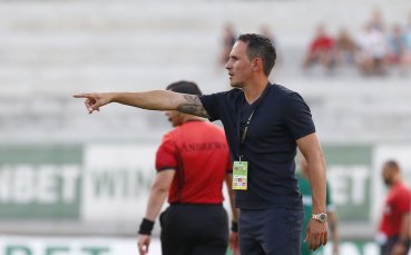 Локомотив София трябва днес да освободи треньора си Иван Колев