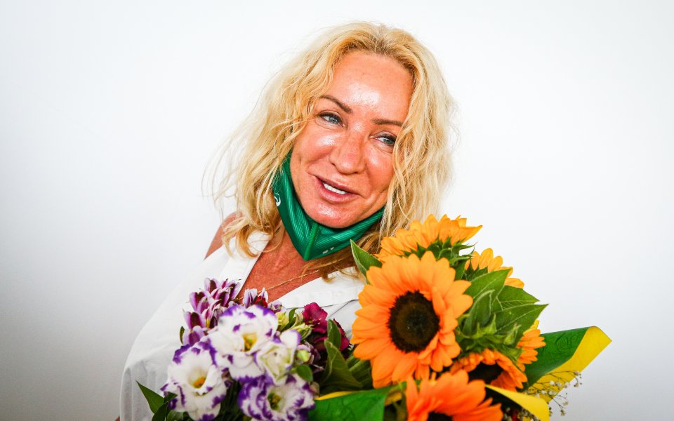 Президентът на Българския стрелкови съюз (БСС) Мария Гроздева влиза в