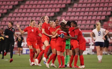 Канада поднесе най голямата изненада на футболния турнир за жени