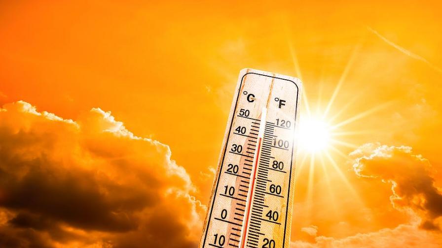 Времето в петък: Жълт и оранжев код за високи температури в цялата страна