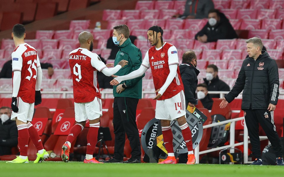 Отборът на Арсенал е готов да се раздели с двамата