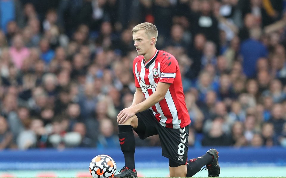 Капитанът на Саутхемптън Джеймс Уорд-Праус сложи край на трансферните спекулации