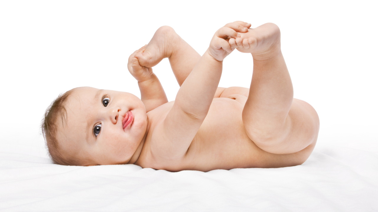 Учени: Родителите да искат съгласие от бебето, преди да му сменят пелената