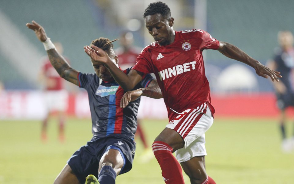 Левият бек на ЦСКА Брадли Мазику сподели своите мисли след