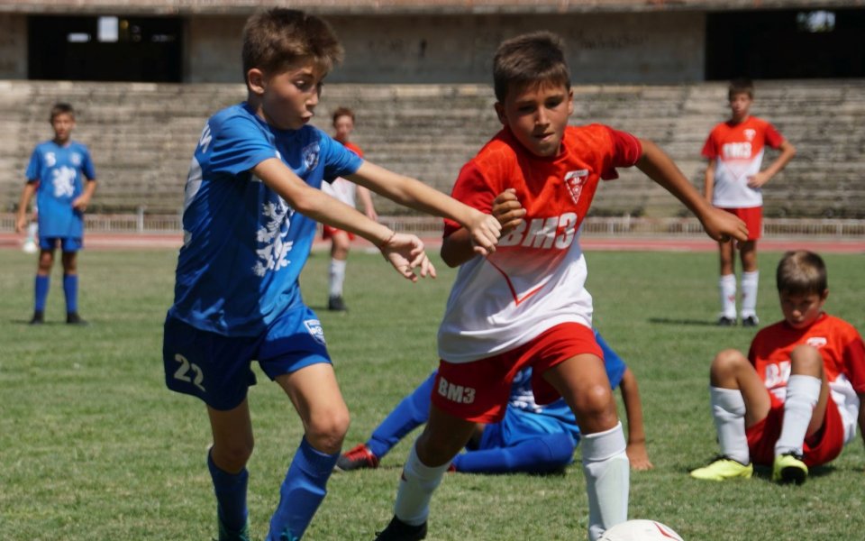 Чавдар Пловдив спечели футболен турнир за деца