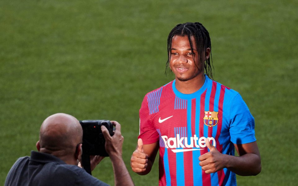 Младата звезда на Барселона Ансу Фати се очаква да се