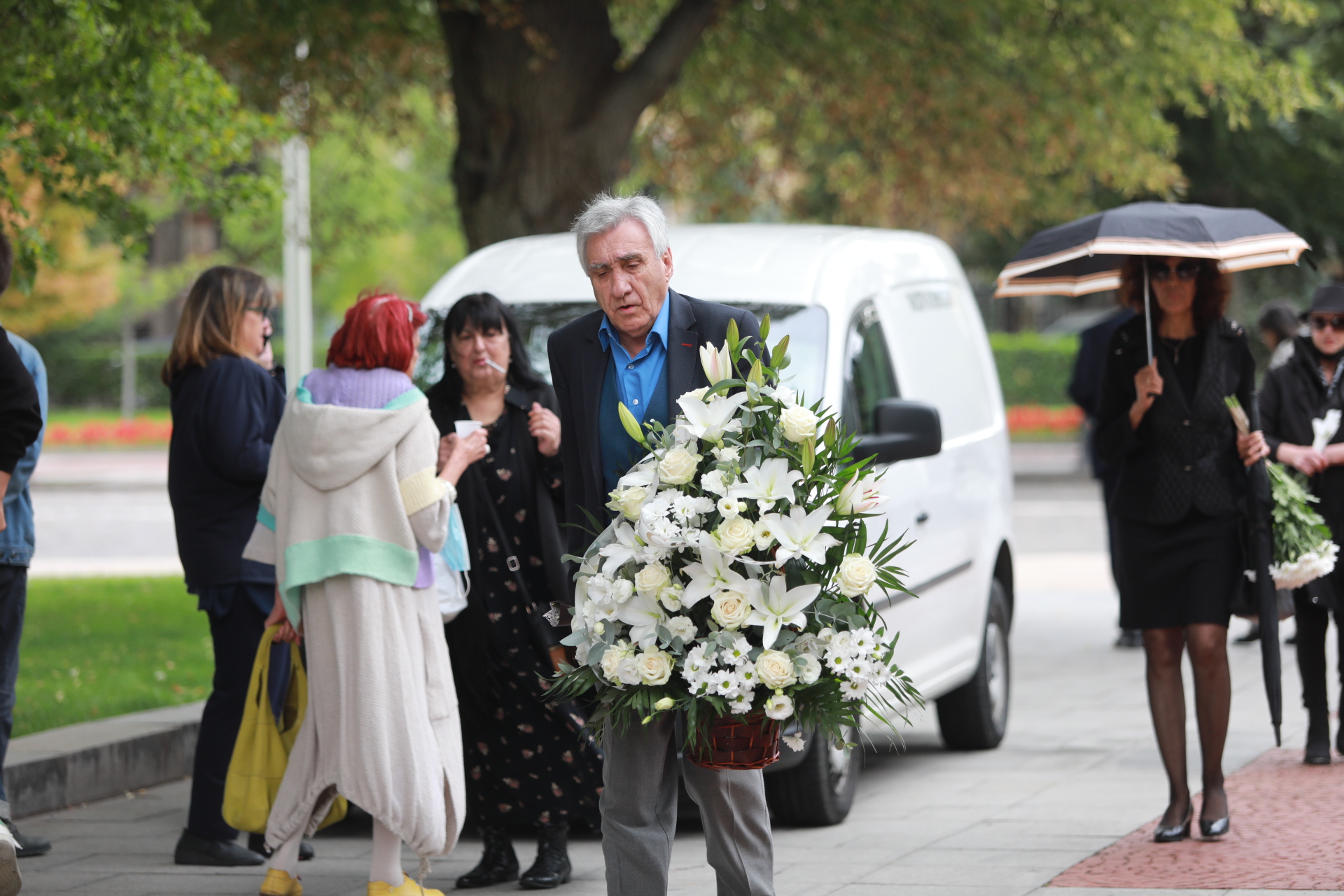 <p>Близки, политици и общественици се простиха с Борислав Дионисиев</p>