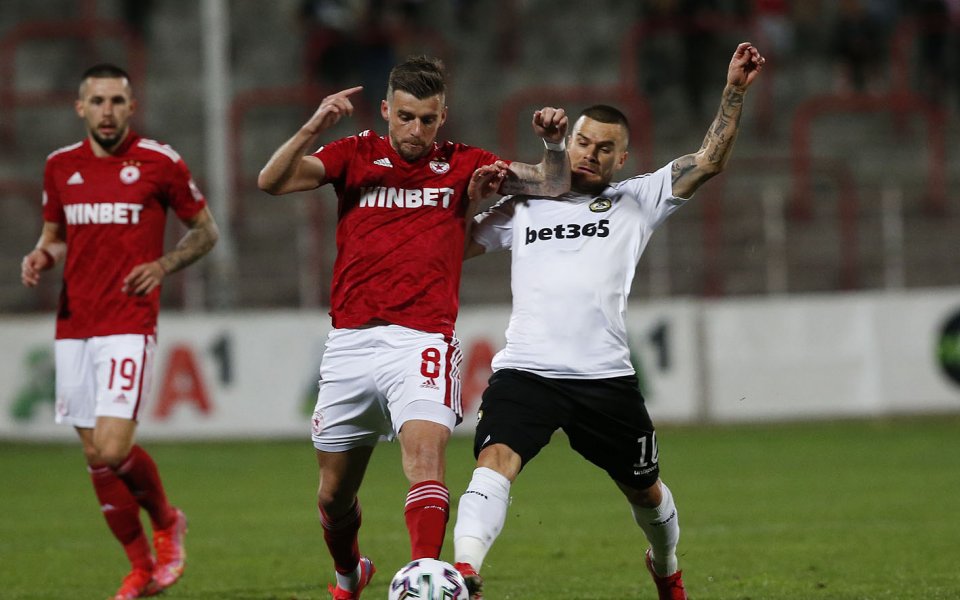 Отборите на ЦСКА и Славия играят при