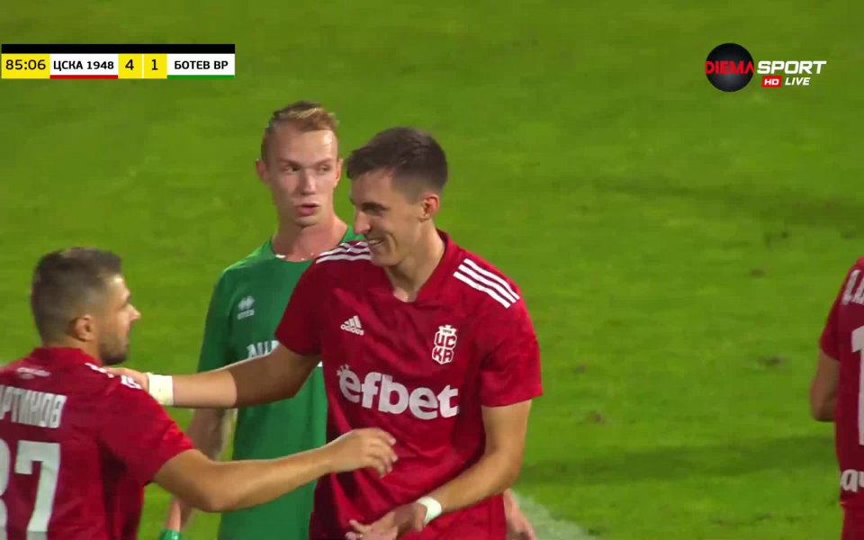 В 85-ата минута Симеон Петров бележи втория си гол в